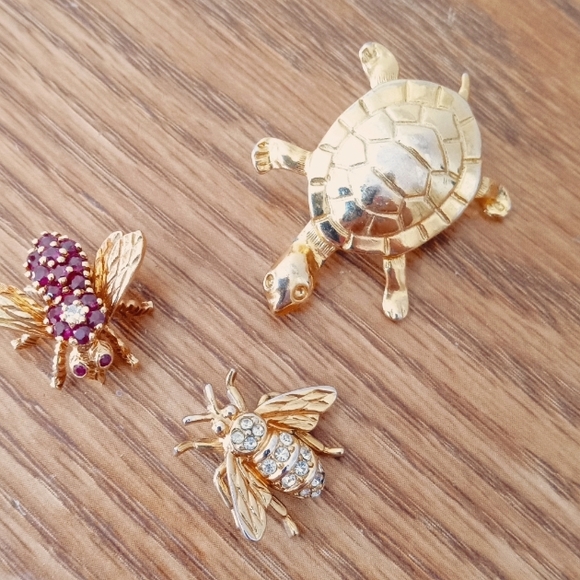 Bracelets - Picture 16 of 16